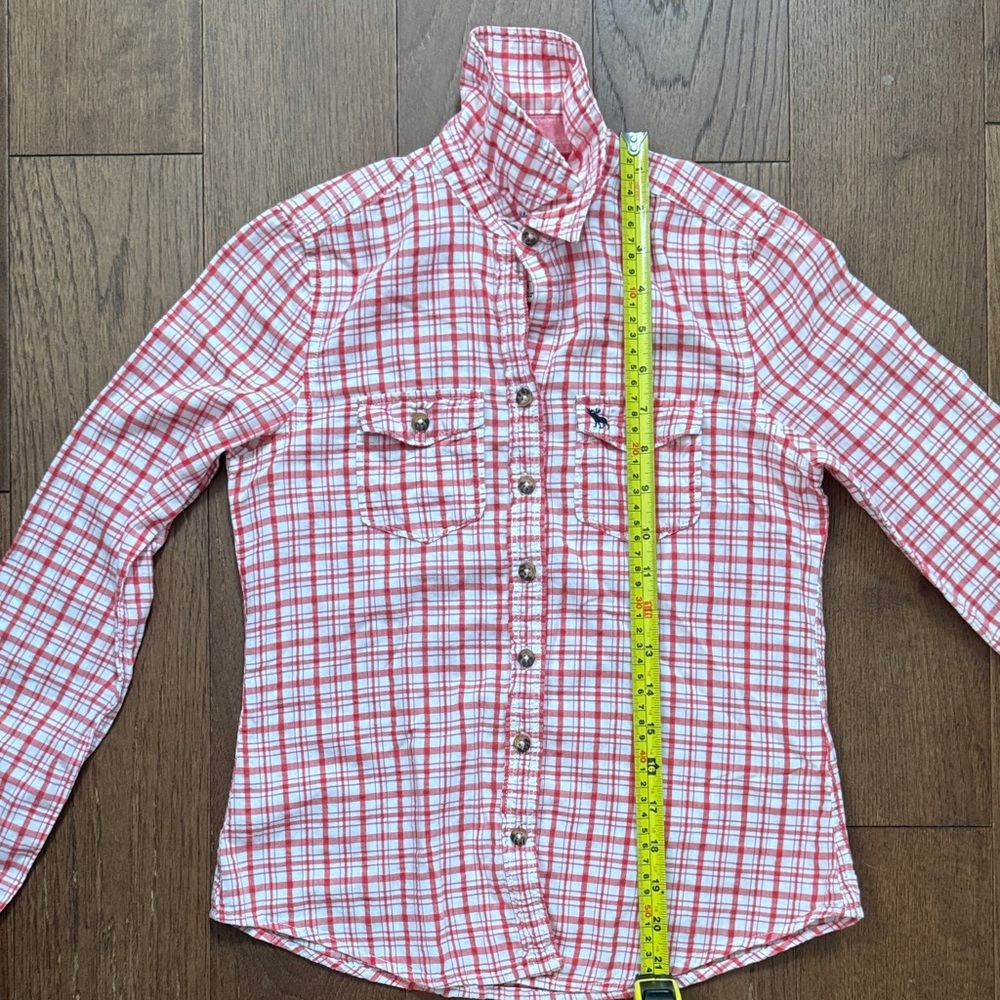 Abercrombie & Fitch Red and White Plaid Casual Button-Down Shirt - Picture 6 of 7
